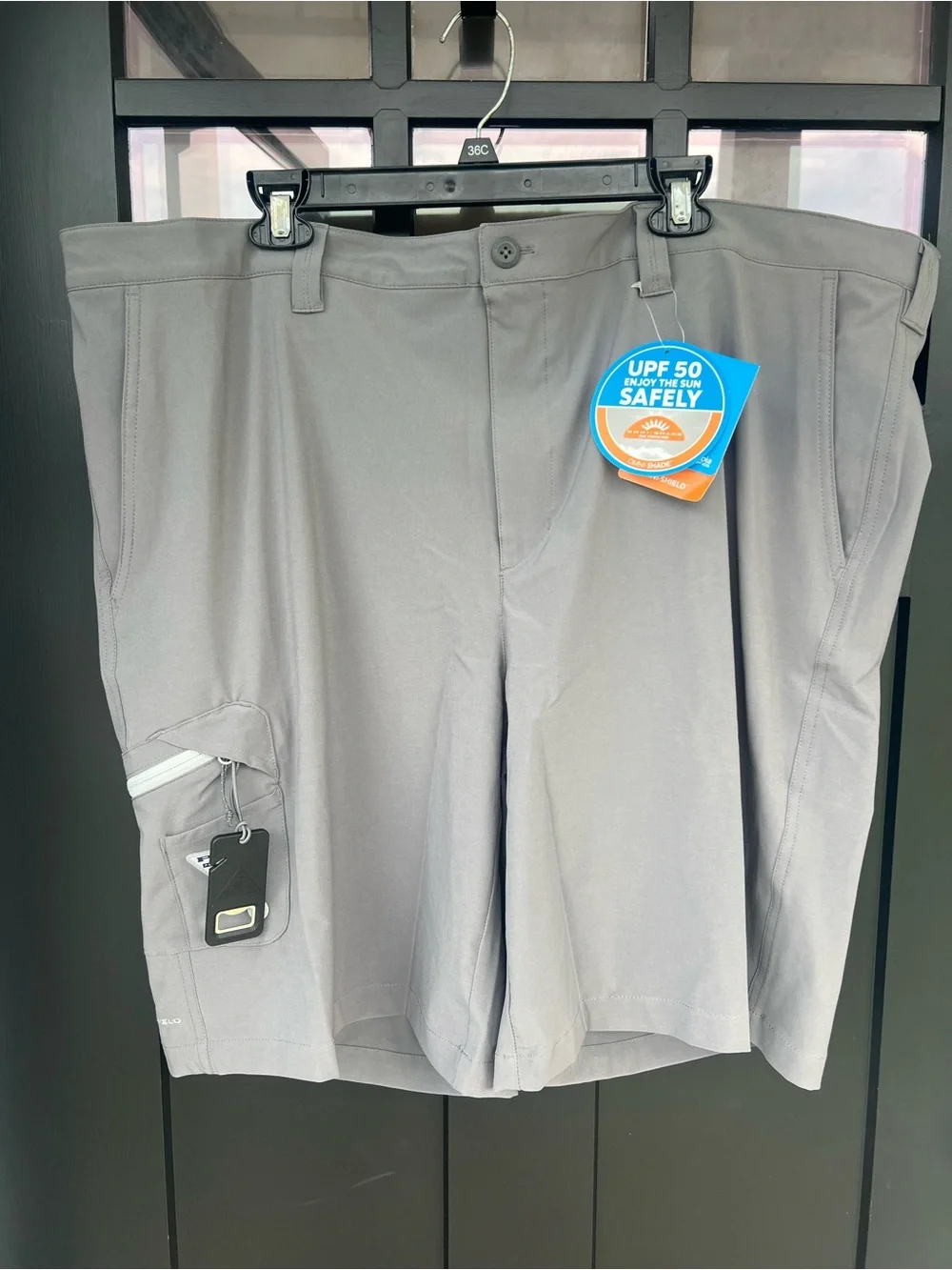 Men's Columbia PFG Gray Omni shield  Performance Fishing 10 inch Shorts size 46